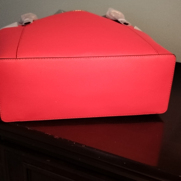 Michael Kors Jet set Deep Pink Tote - Picture 6 of 10